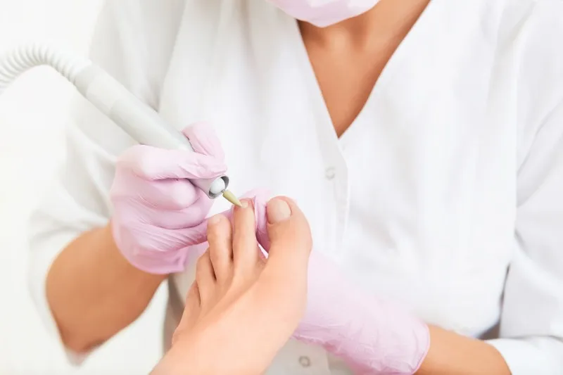 Spezielle Nagelbehandlung